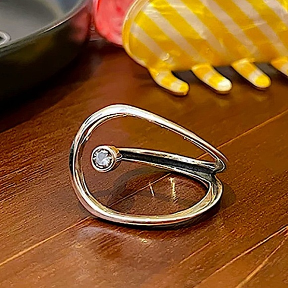 Sterling Silver Zircon Statement Ring - Picture 6 of 6